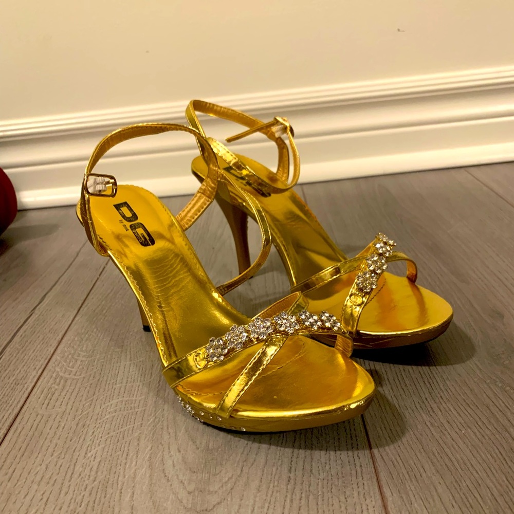 Brand new gold 4’ heels size 6.5